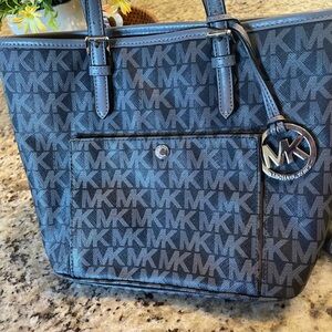 Michael Kors MK Signature Tote
